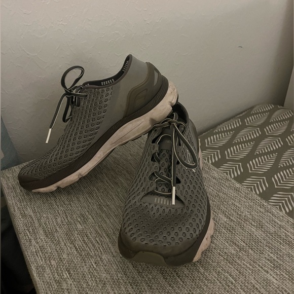 Grey Under Armour Tennis Shoes - Picture 2 of 6